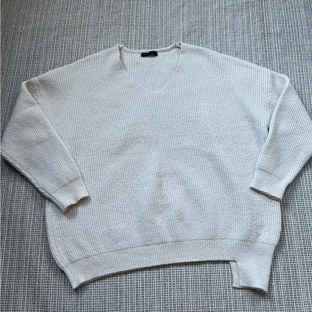 DAZY Cream Knit Round Neck Long Sleeve Asymmetrical Hem Sweater Size X-Large